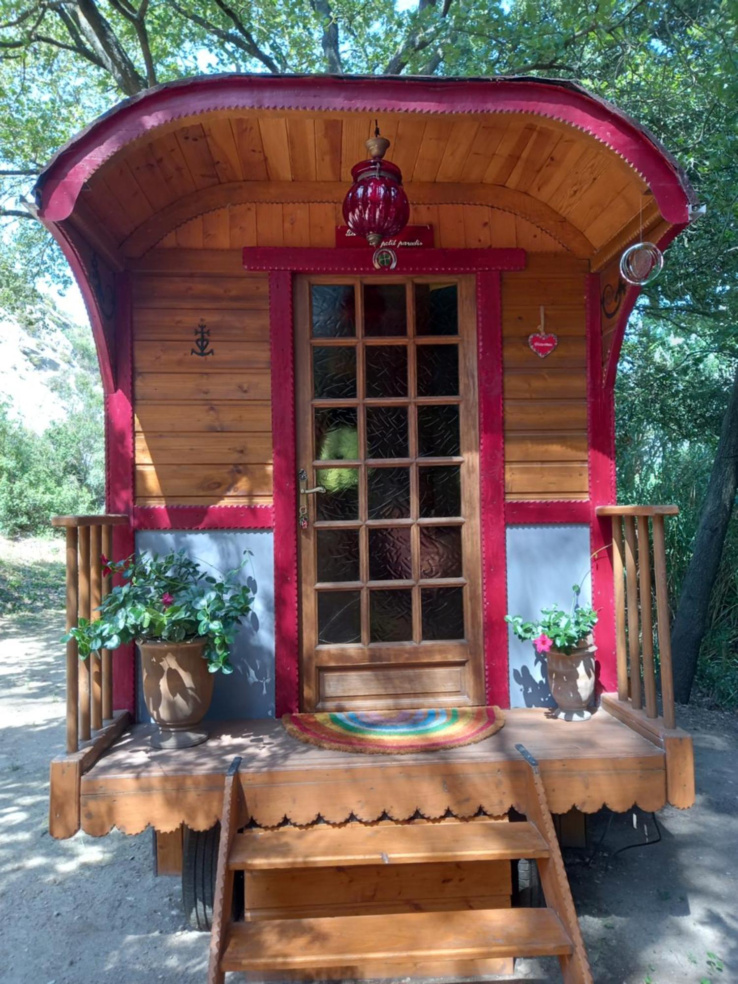 La Roulotte Du Petit Paradis Saint-Rémy-de-Provence Dış mekan fotoğraf