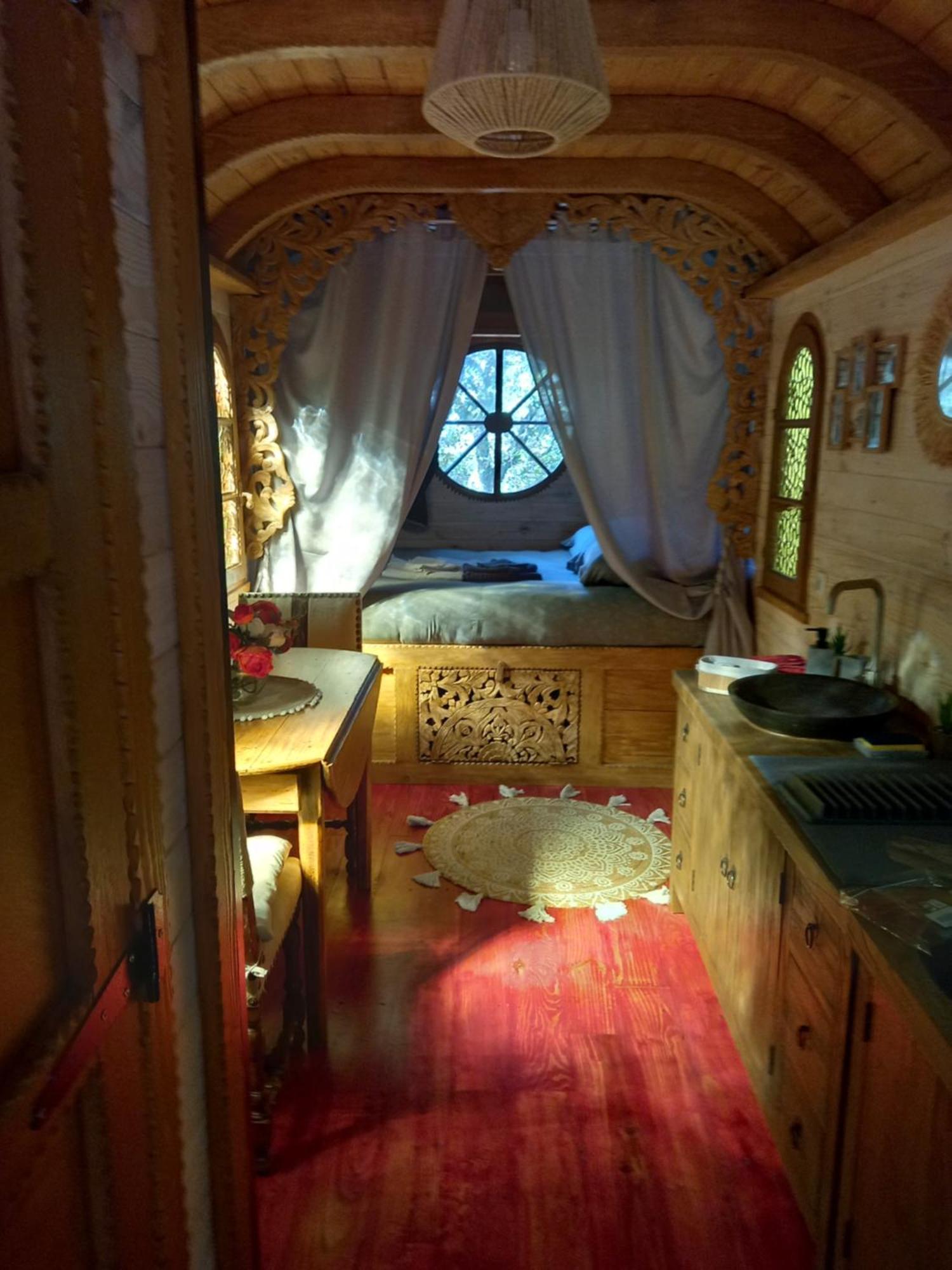 La Roulotte Du Petit Paradis Saint-Rémy-de-Provence Dış mekan fotoğraf