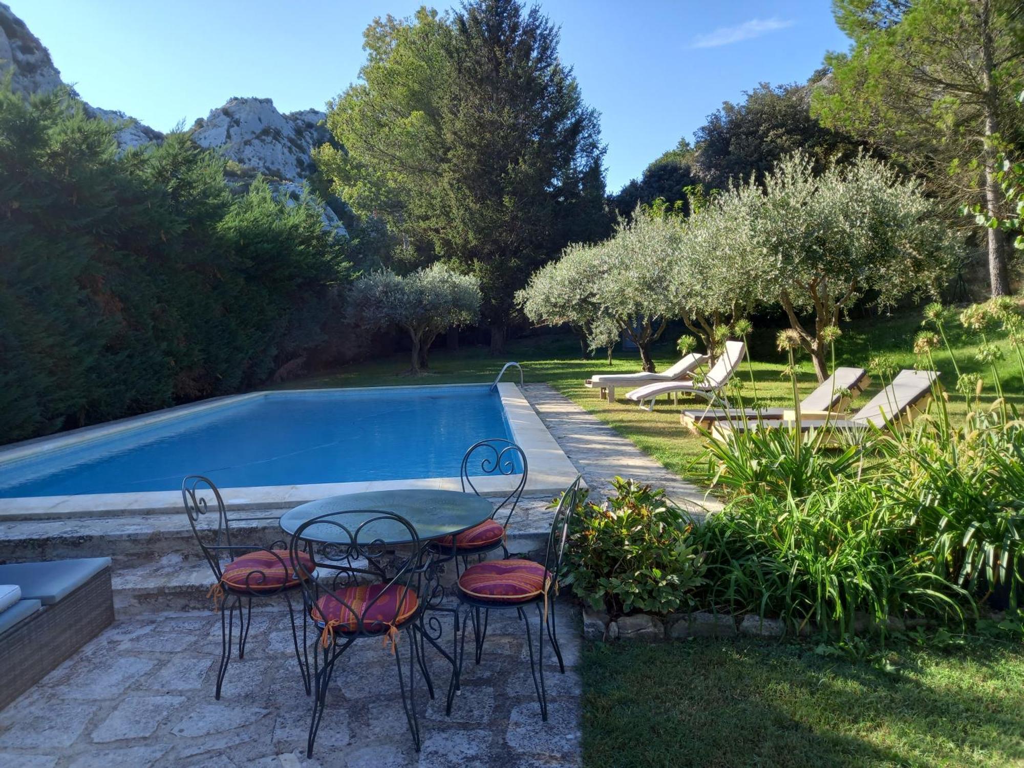 La Roulotte Du Petit Paradis Saint-Rémy-de-Provence Dış mekan fotoğraf